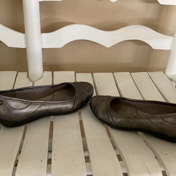 Life Stride Flats Gray Silver Size 8M EUC Excellent condition - Picture 4 of 11